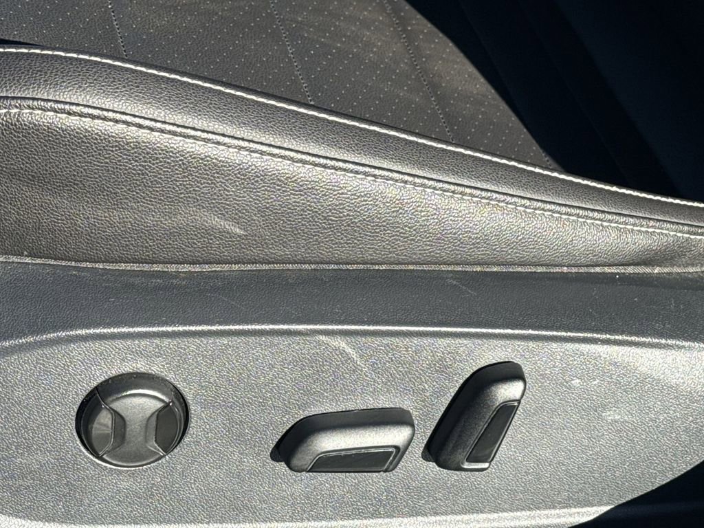 Used 2024 Volkswagen Jetta SE image 14