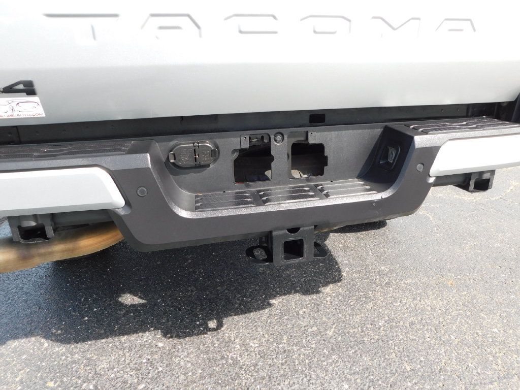Used 2024 Toyota Tacoma TRD Sport w/ TRD Sport Upgrade Package AWD/4WD image 5