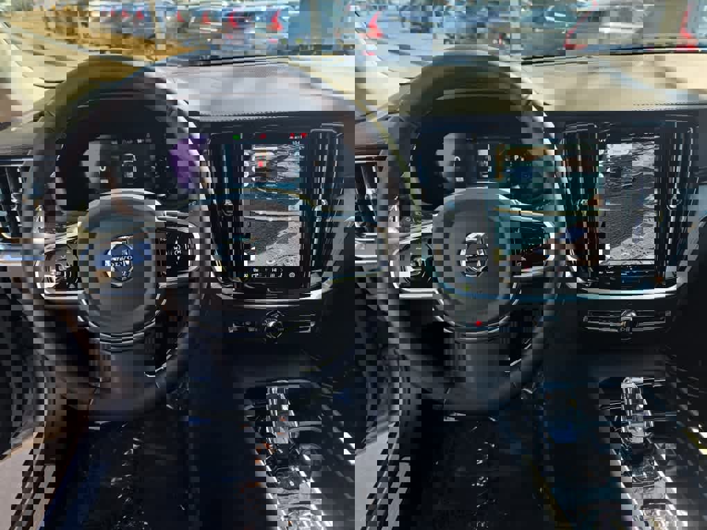 Used 2025 Volvo V60 B5 Cross Country Ultra w/ Climate Package image 16