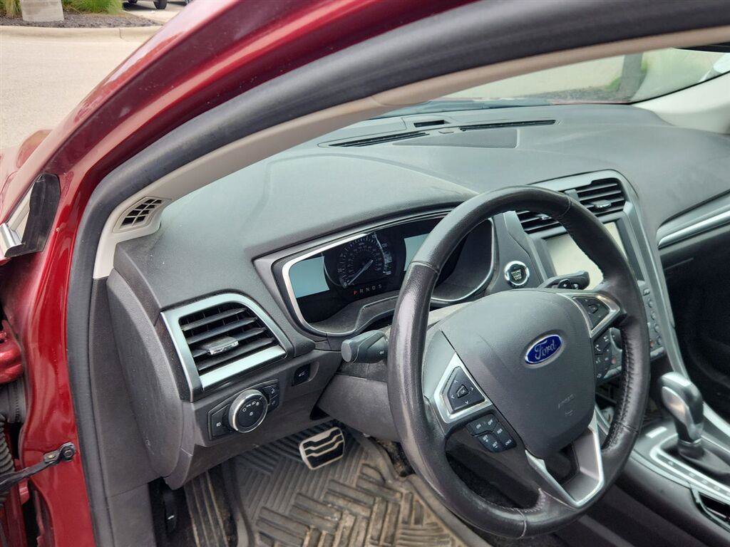 Used 2016 Ford Fusion Titanium FWD image 13