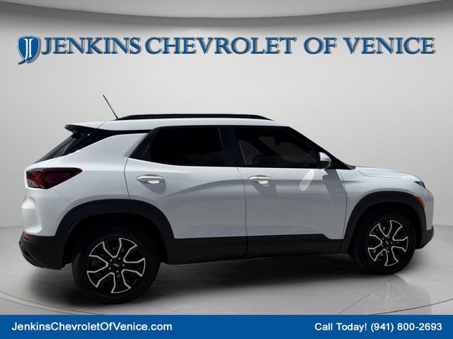 Used 2023 Chevrolet TrailBlazer ACTIV w/ Convenience Package FWD image 3