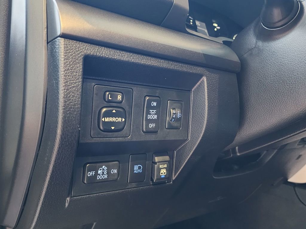 Used 2021 Toyota Tundra SR5 w/ SR5 Upgrade Package RWD image 18