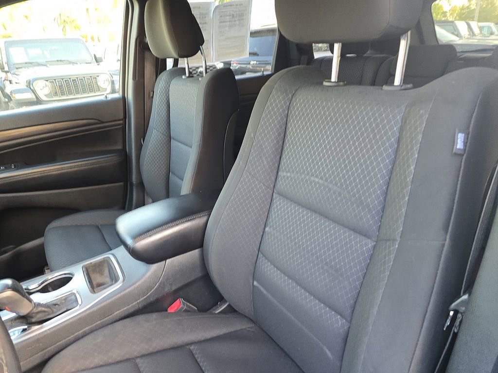 Used 2019 Jeep Grand Cherokee Laredo image 20