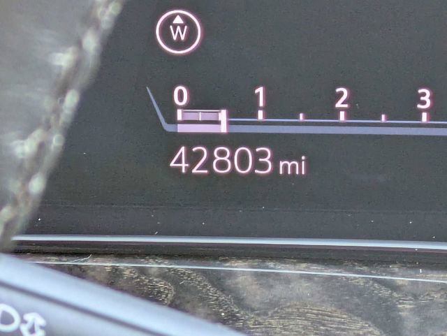 Used 2023 Cadillac Escalade ESV Premium Luxury AWD/4WD image 35
