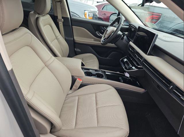 Used 2024 Lincoln Corsair AWD w/ Equipment Group 101A image 10