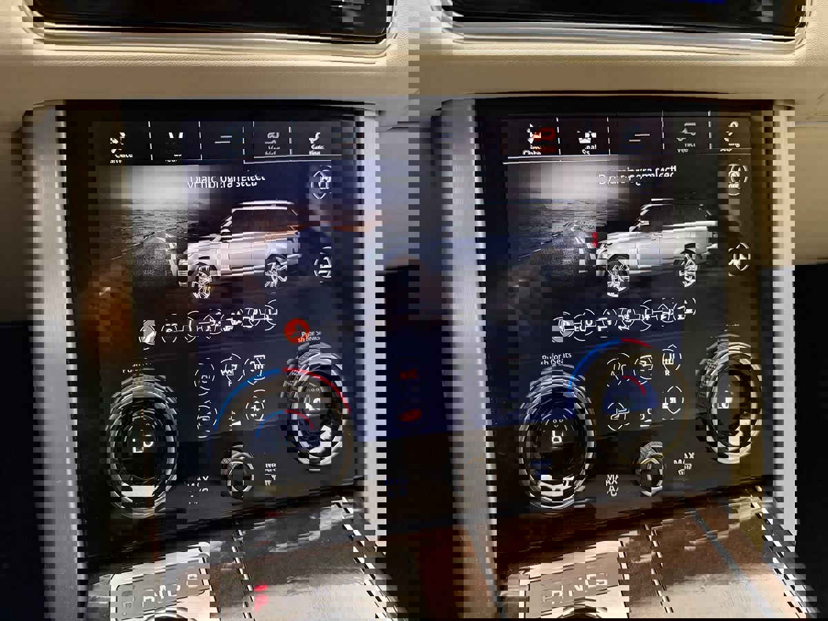 Used 2021 Land Rover Range Rover P525 Westminster Edition LWB image 39