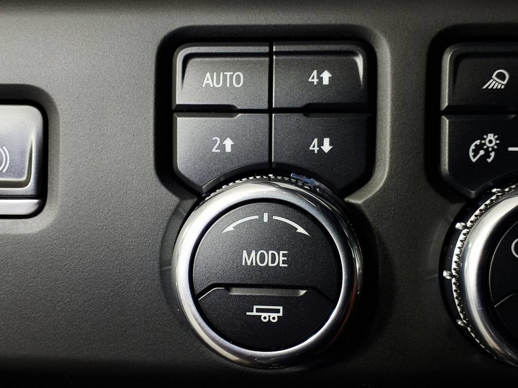 Used 2024 GMC Sierra 2500 AT4 w/ AT4 Premium Plus Package AWD/4WD image 15