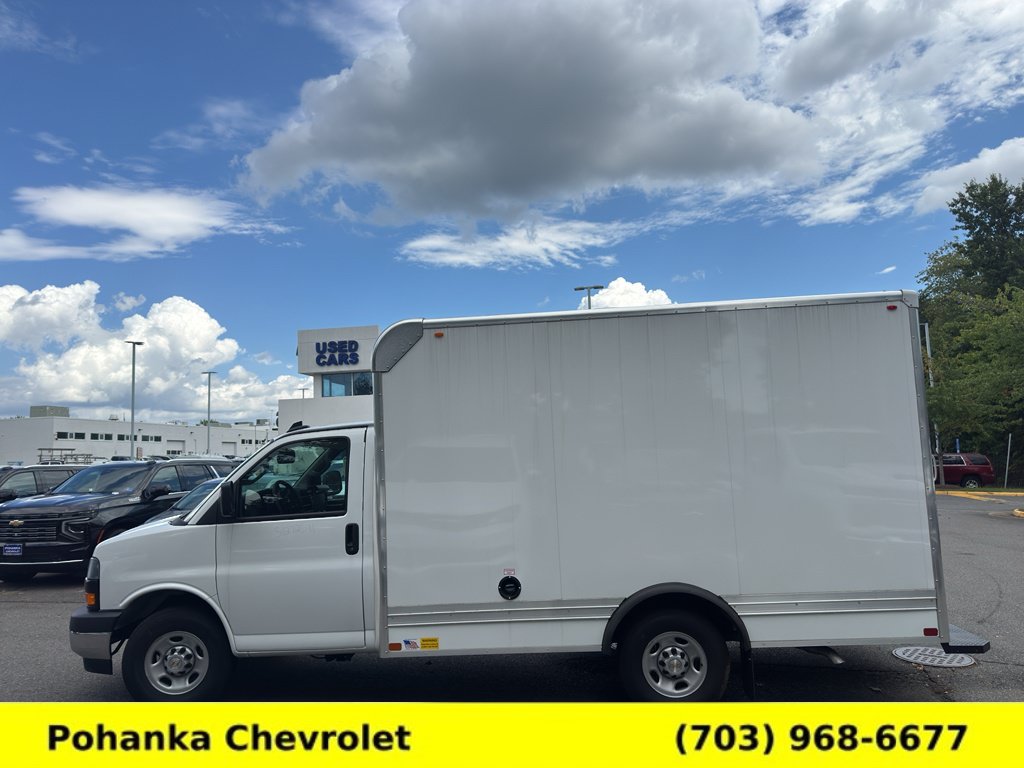 New 2025 Chevrolet Express 3500 w/ Power Convenience Package RWD image 4