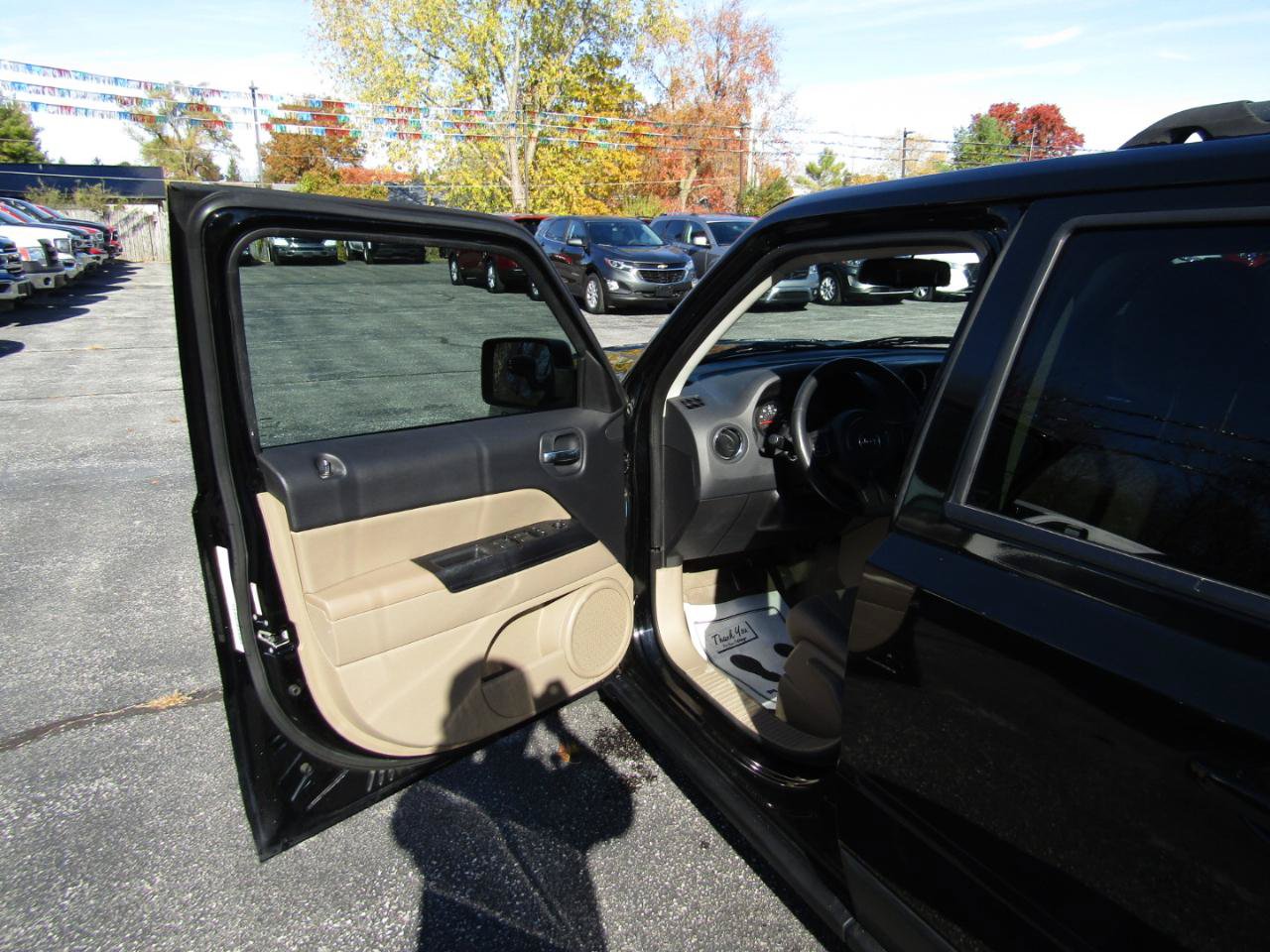 Used 2012 Jeep Patriot Latitude w/ Sun/Sound Group FWD image 15