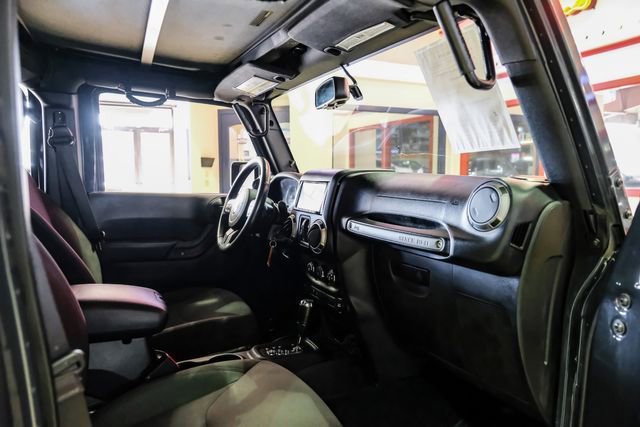 Used 2017 Jeep Wrangler Unlimited Willys image 15