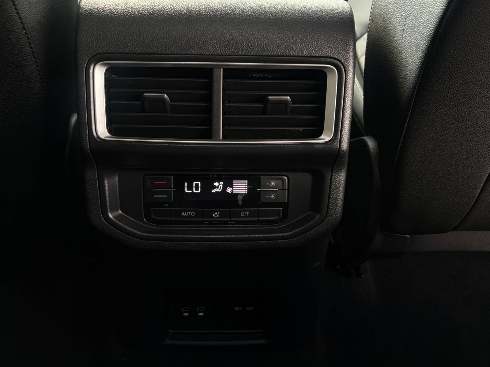 Used 2026 Volkswagen Atlas SE FWD image 20