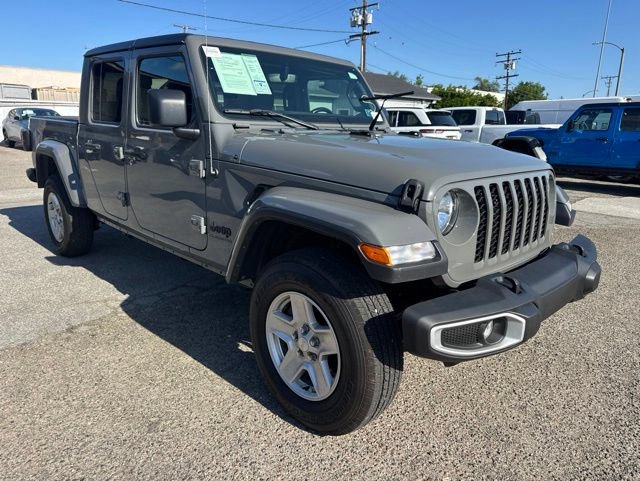 Used 2022 Jeep Gladiator Sport AWD/4WD image 3