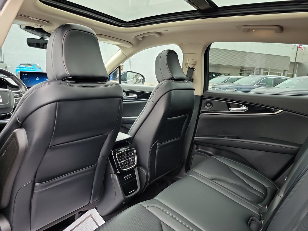 Used 2023 Lincoln Nautilus Reserve w/ Monochromatic Package AWD/4WD image 16