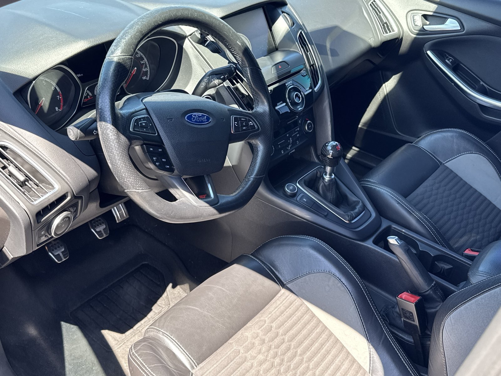 Used 2015 Ford Focus ST w/ Equipment Group 401A FWD image 10