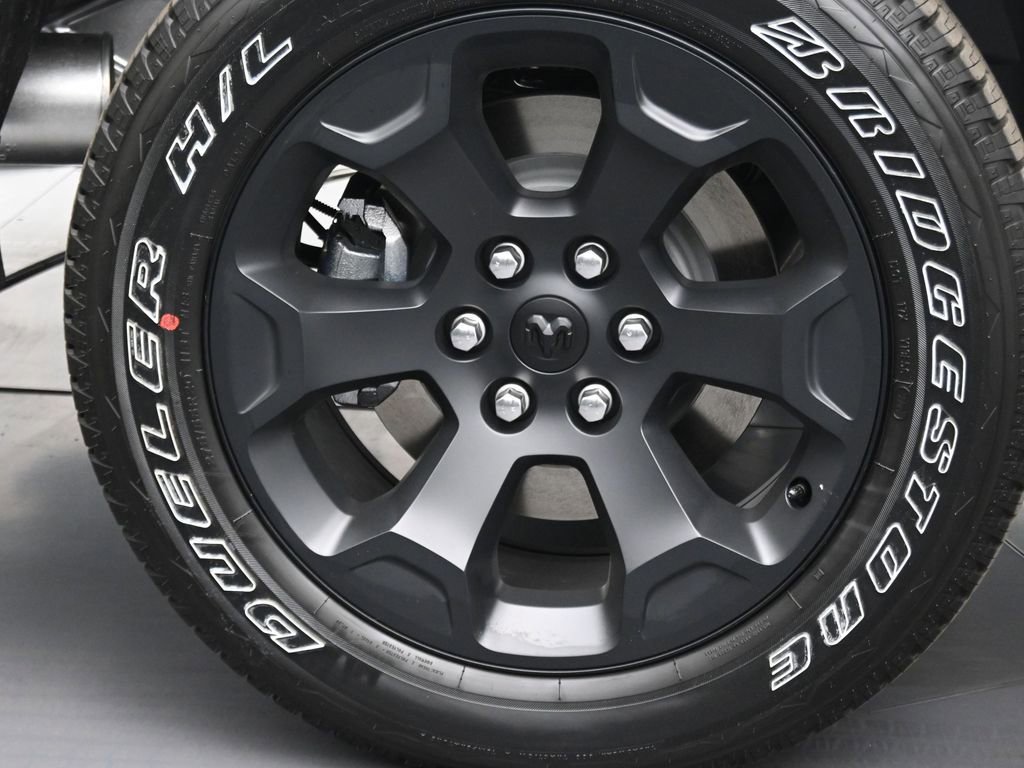 New 2026 RAM 1500 4x4 Crew Cab image 34