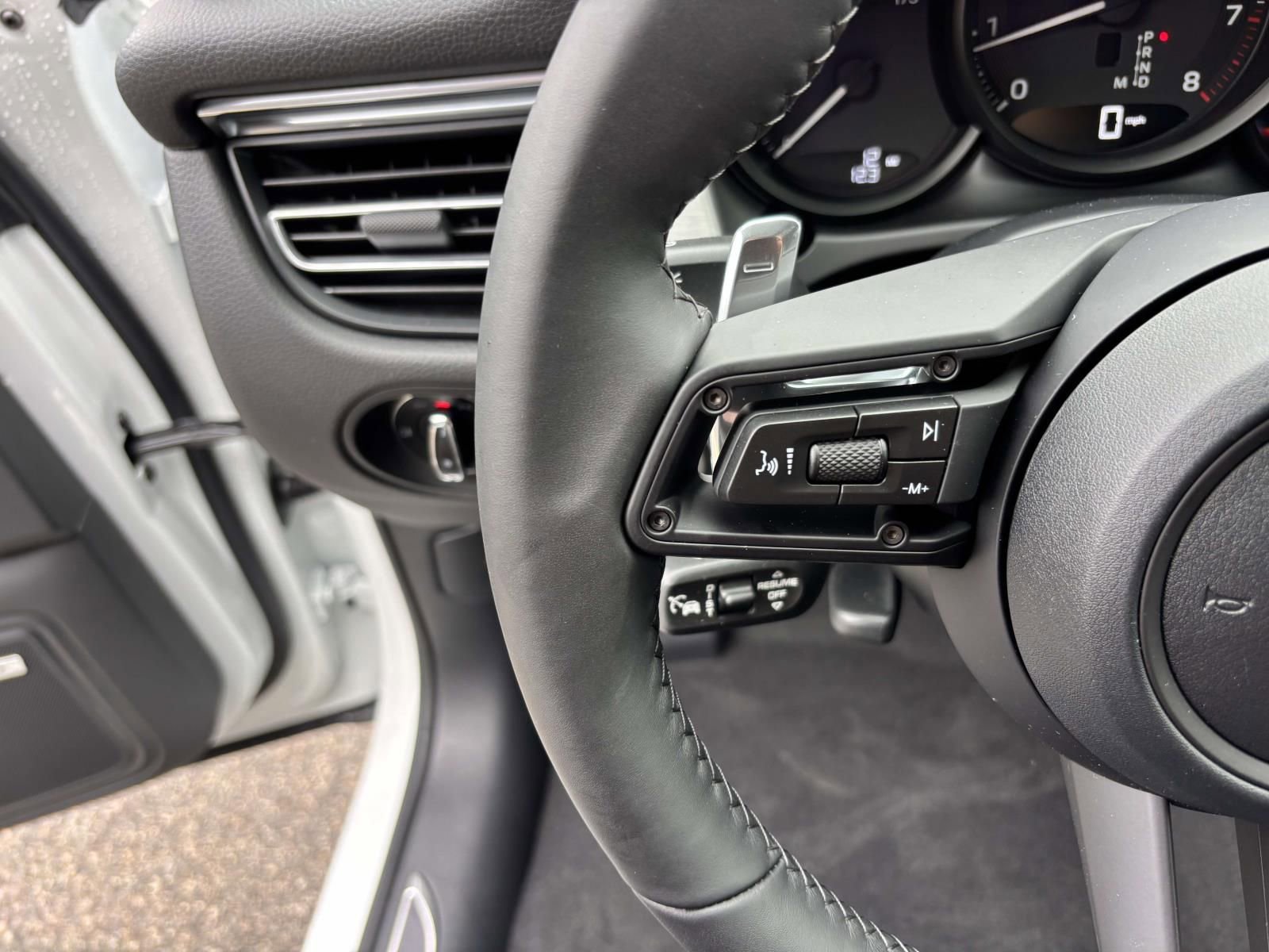 New 2026 Porsche Macan AWD/4WD image 28