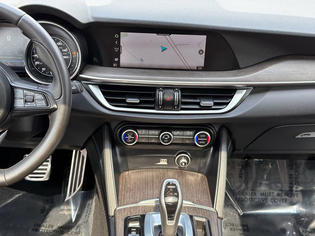 Used 2022 Alfa Romeo Stelvio Ti AWD/4WD image 19