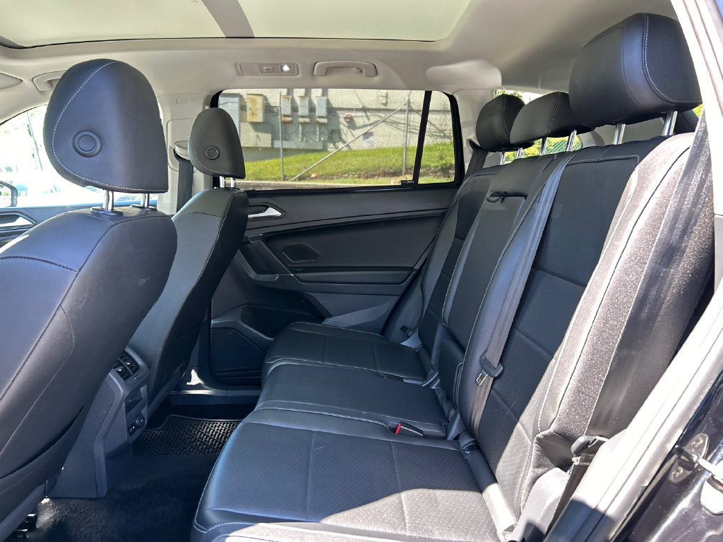 Used 2020 Volkswagen Tiguan SE w/ Panoramic Sunroof Package AWD/4WD image 24