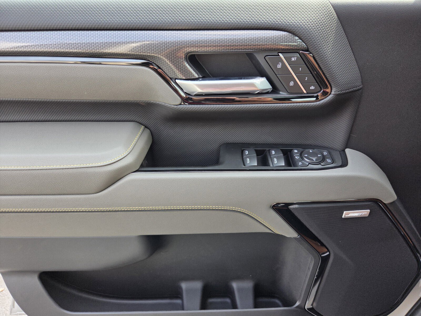 New 2026 Chevrolet Silverado 2500 ZR2 AWD/4WD image 12