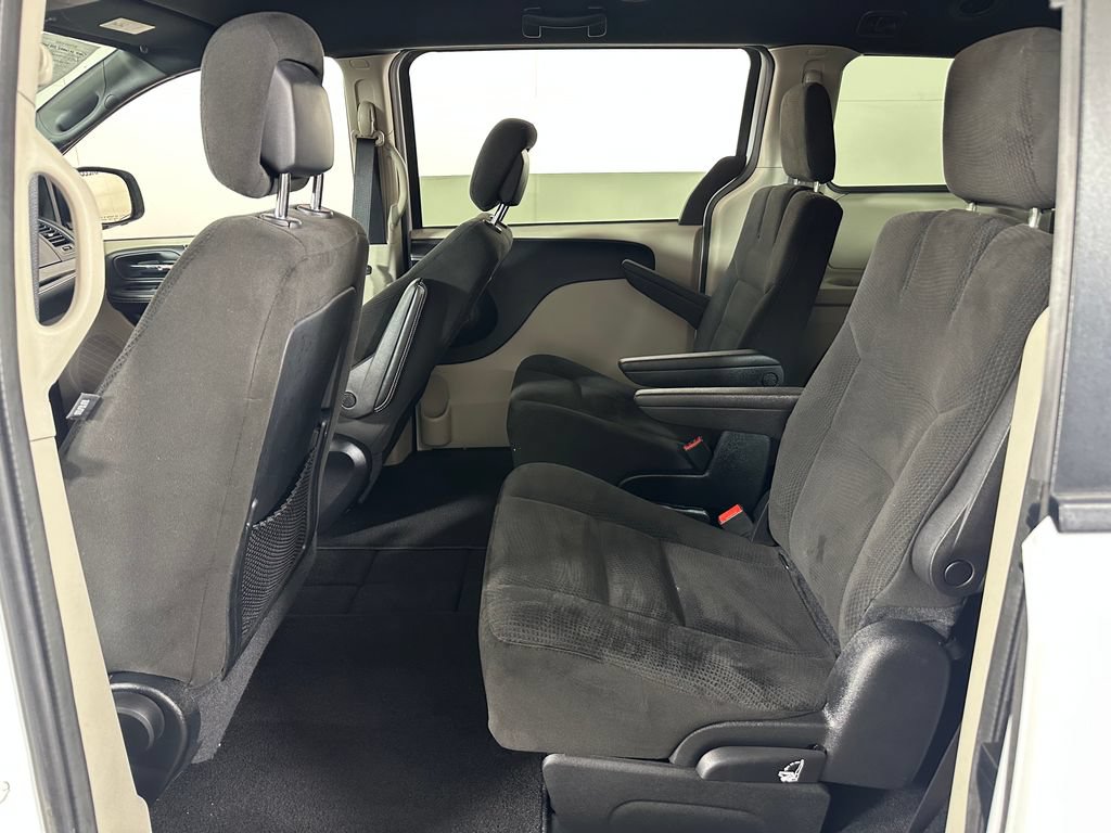 Used 2016 Dodge Grand Caravan SE FWD image 20