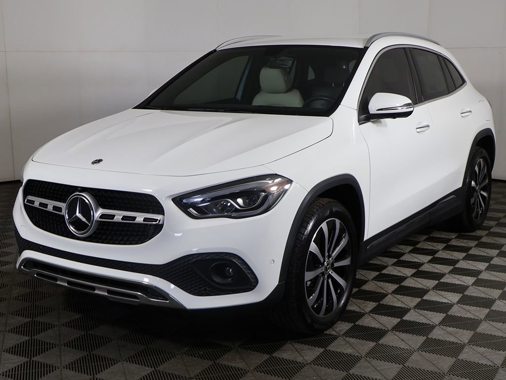 Used 2023 Mercedes-Benz GLA 250 4MATIC w/ Premium Package image 7