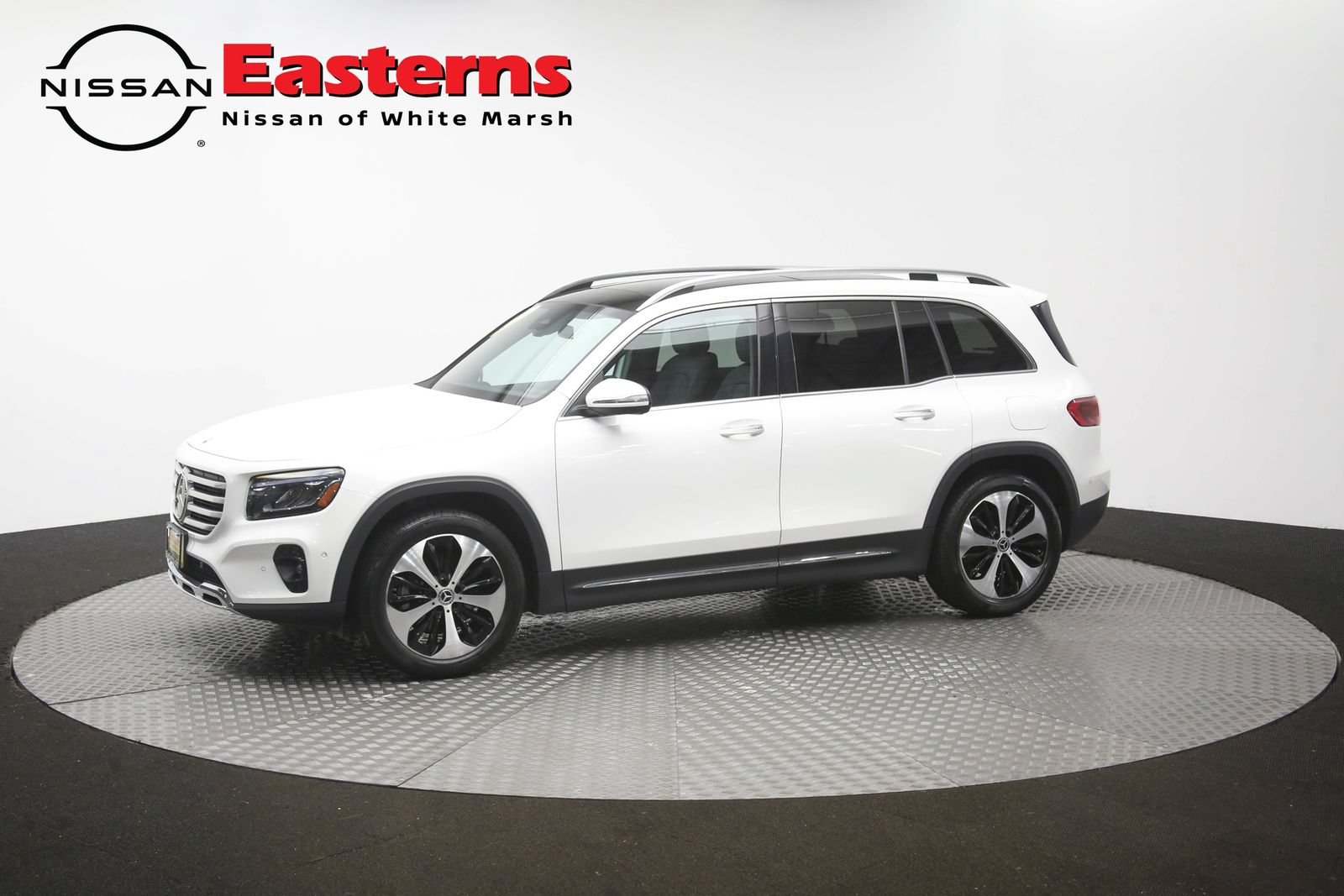 Used 2025 Mercedes-Benz GLB 250 w/ Exclusive Package image 60