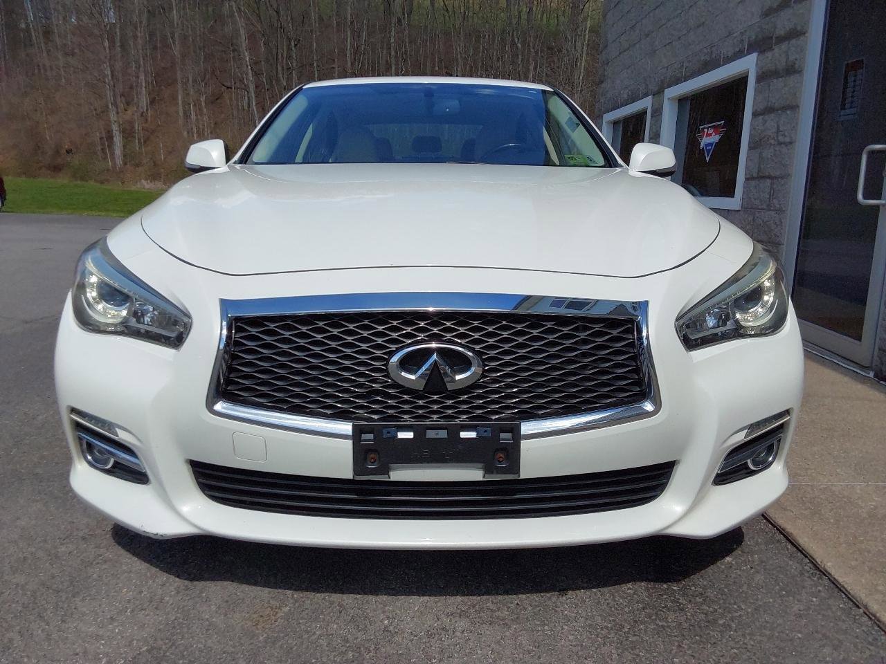 Used 2015 INFINITI Q50 Premium w/ Navigation Package AWD/4WD image 9