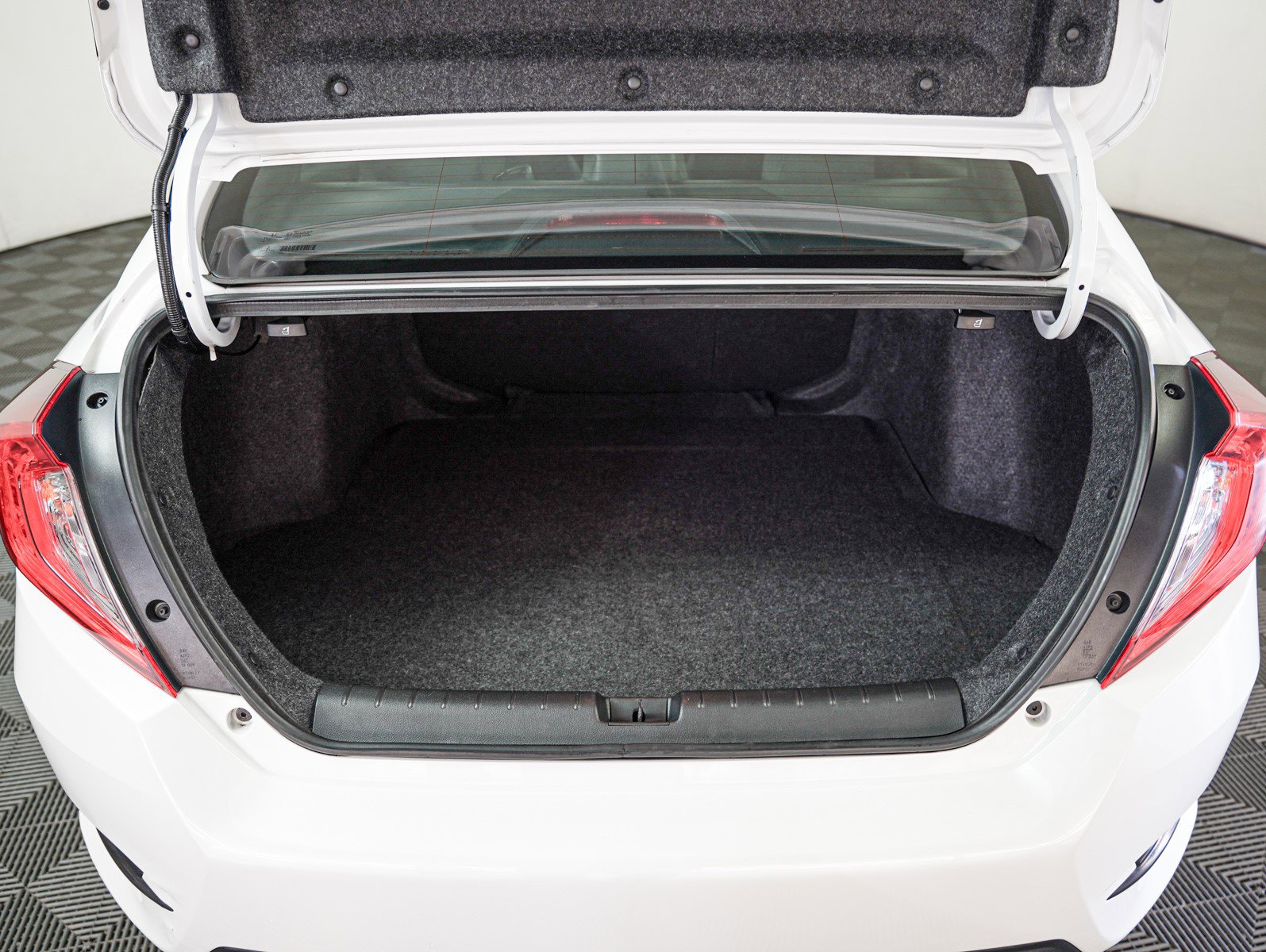 Used 2020 Honda Civic Sport image 8