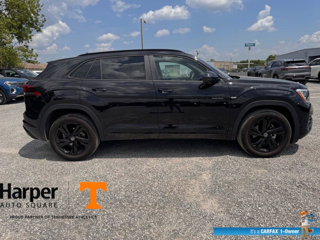 Used 2025 Volkswagen Atlas Cross Sport SEL R-Line AWD/4WD image 6