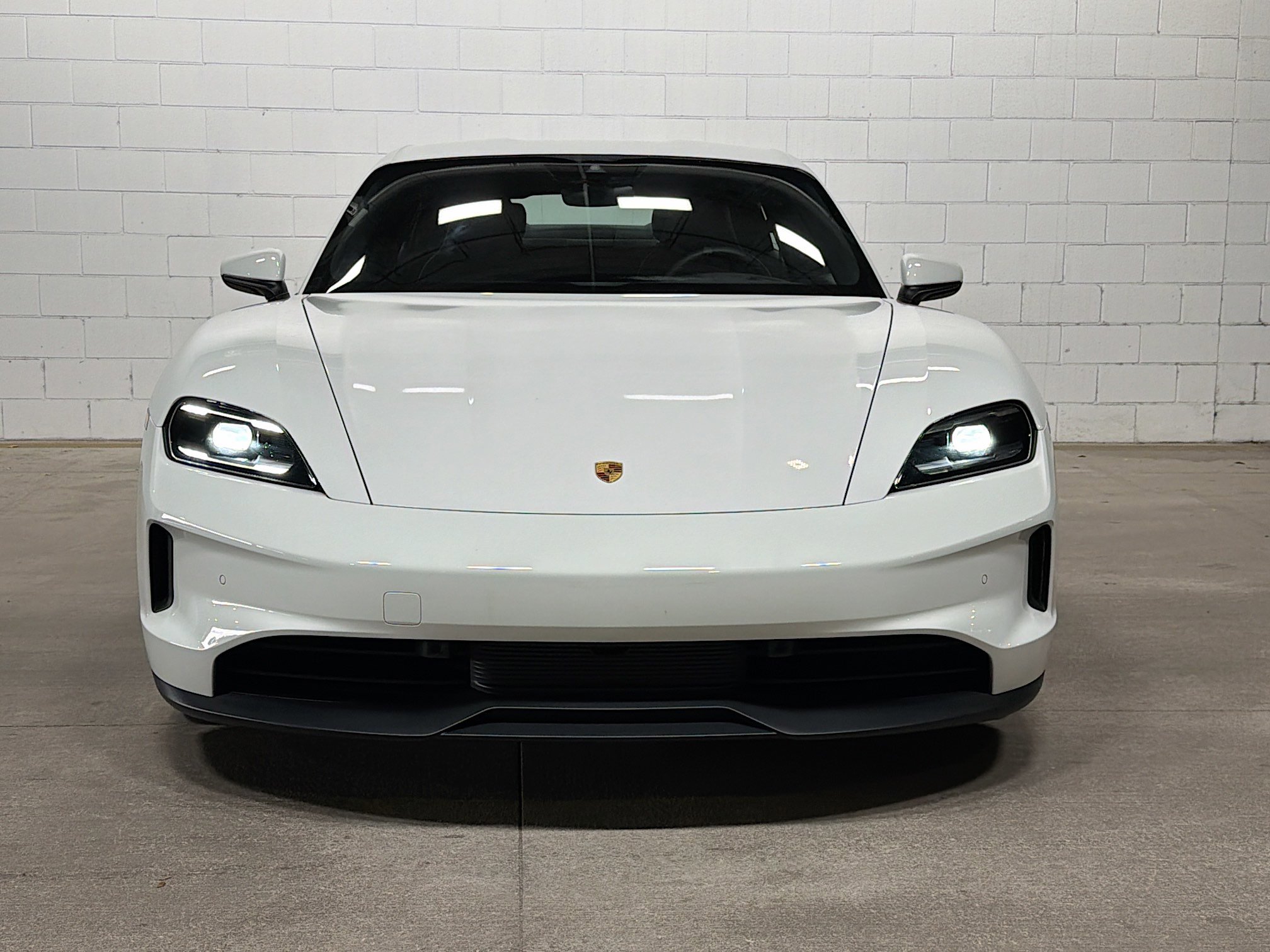 Certified 2025 Porsche Taycan image 9