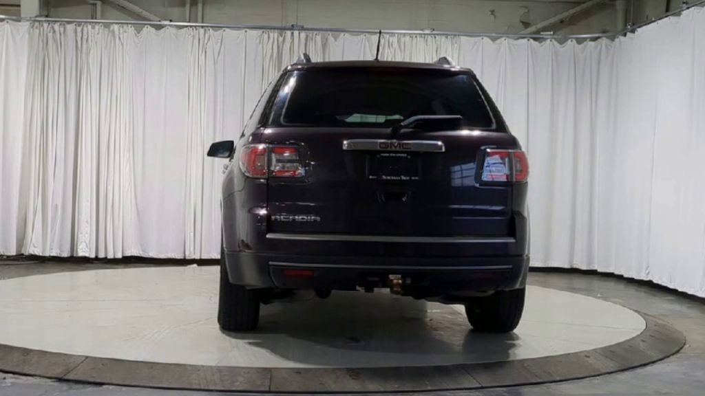 Used 2015 GMC Acadia SLE image 9