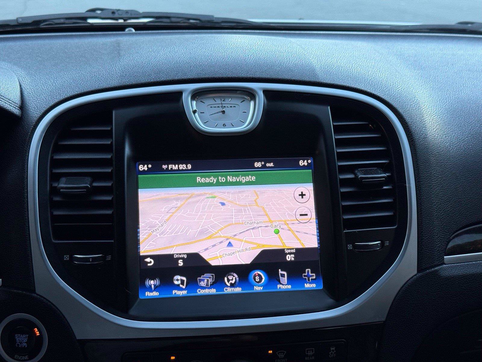 Used 2014 Chrysler 300 C RWD image 38