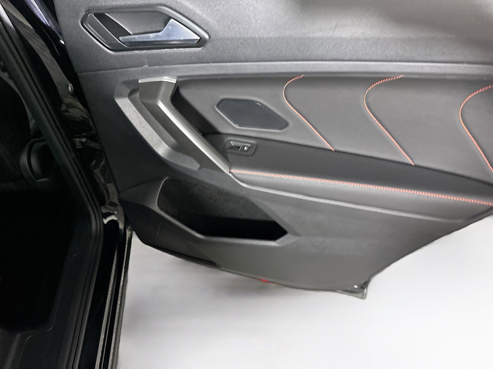 Used 2024 Volkswagen Tiguan Wolfsburg Edition image 29