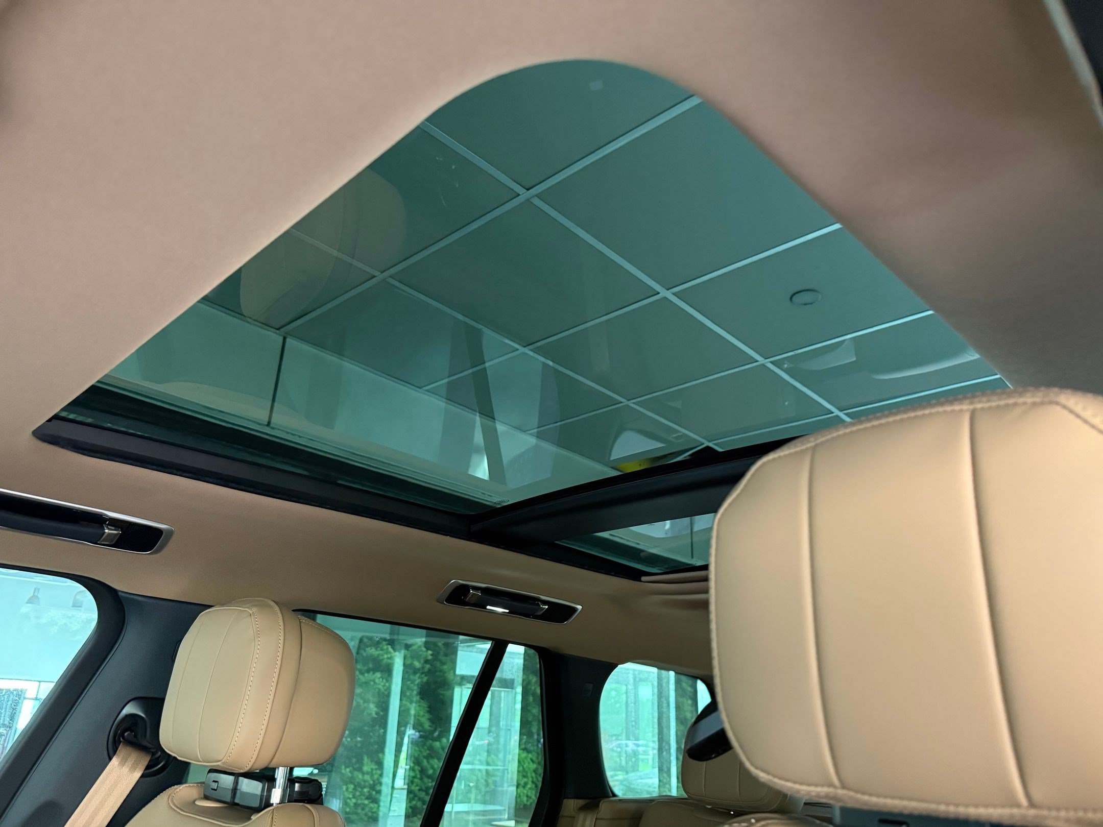 New 2026 Land Rover Range Rover SE AWD/4WD image 14