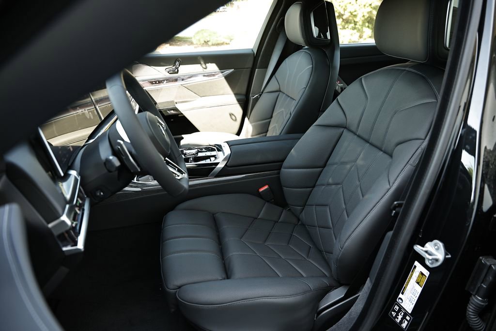 New 2026 BMW 760i xDrive w/ Executive Package AWD/4WD image 22