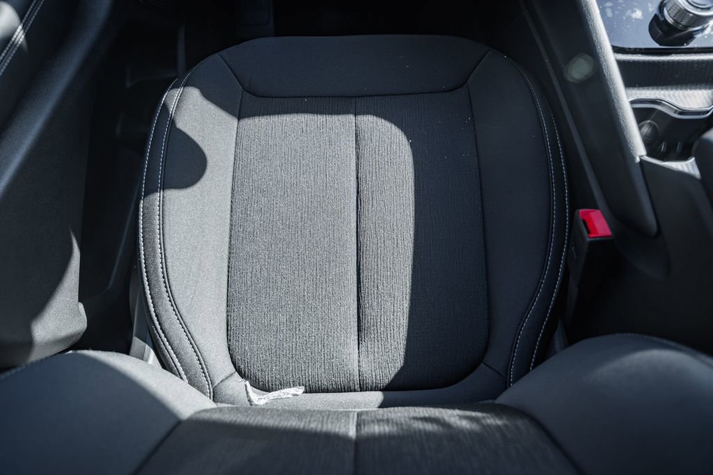 New 2025 Jeep Grand Cherokee Laredo X w/ Luxury Tech Group I image 31