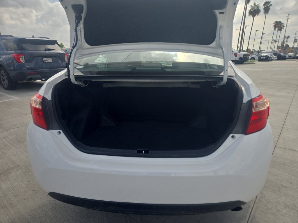 Used 2017 Toyota Corolla L w/ Carpet Mat Package (TMS) FWD image 19