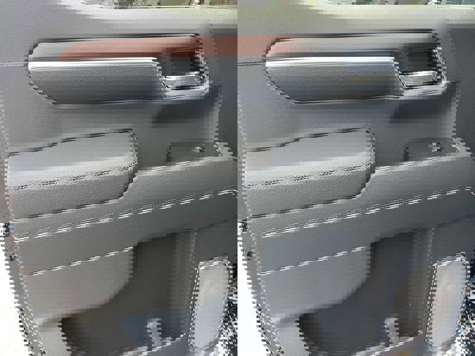 New 2026 GMC Sierra 1500 Denali w/ Technology Package AWD/4WD image 24