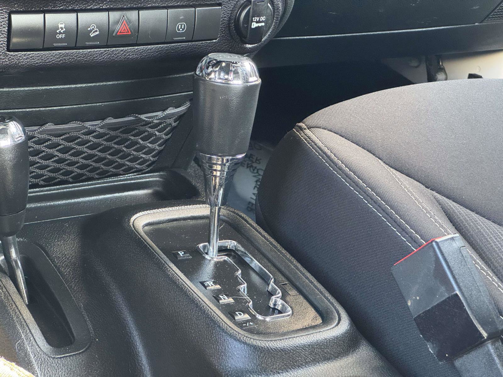 Used 2017 Jeep Wrangler Rubicon w/ Power Convenience Group image 5