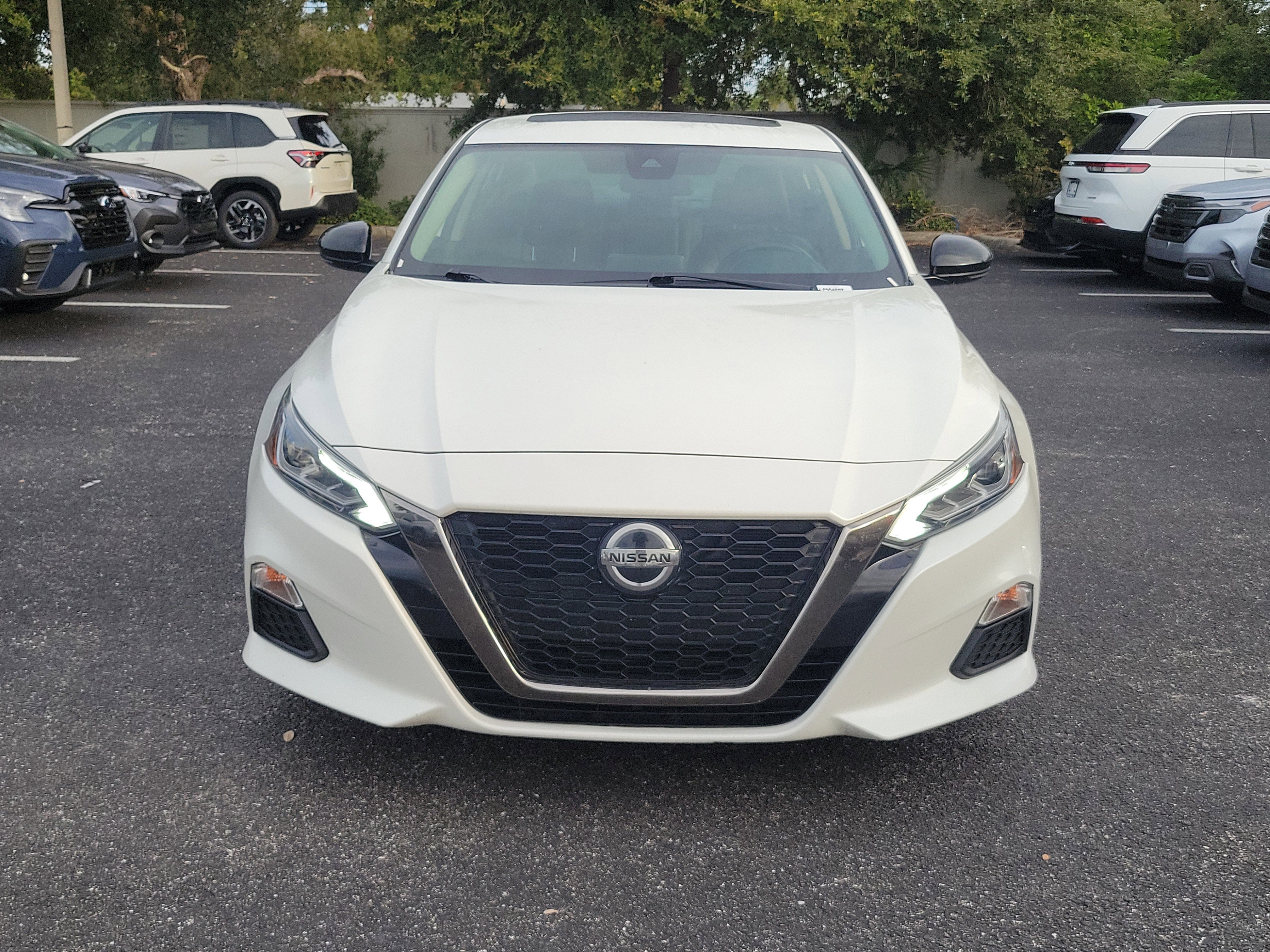 Used 2020 Nissan Altima 2.5 SR w/ Premium Package image 8