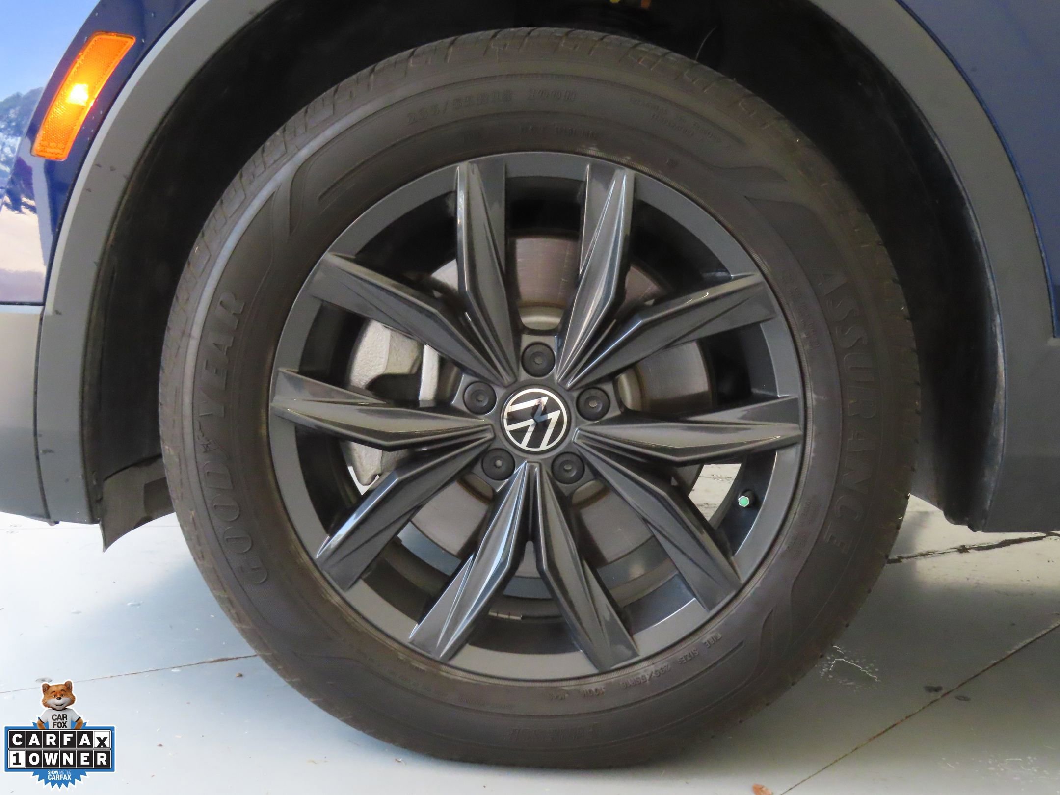 Certified 2024 Volkswagen Tiguan SE FWD image 28