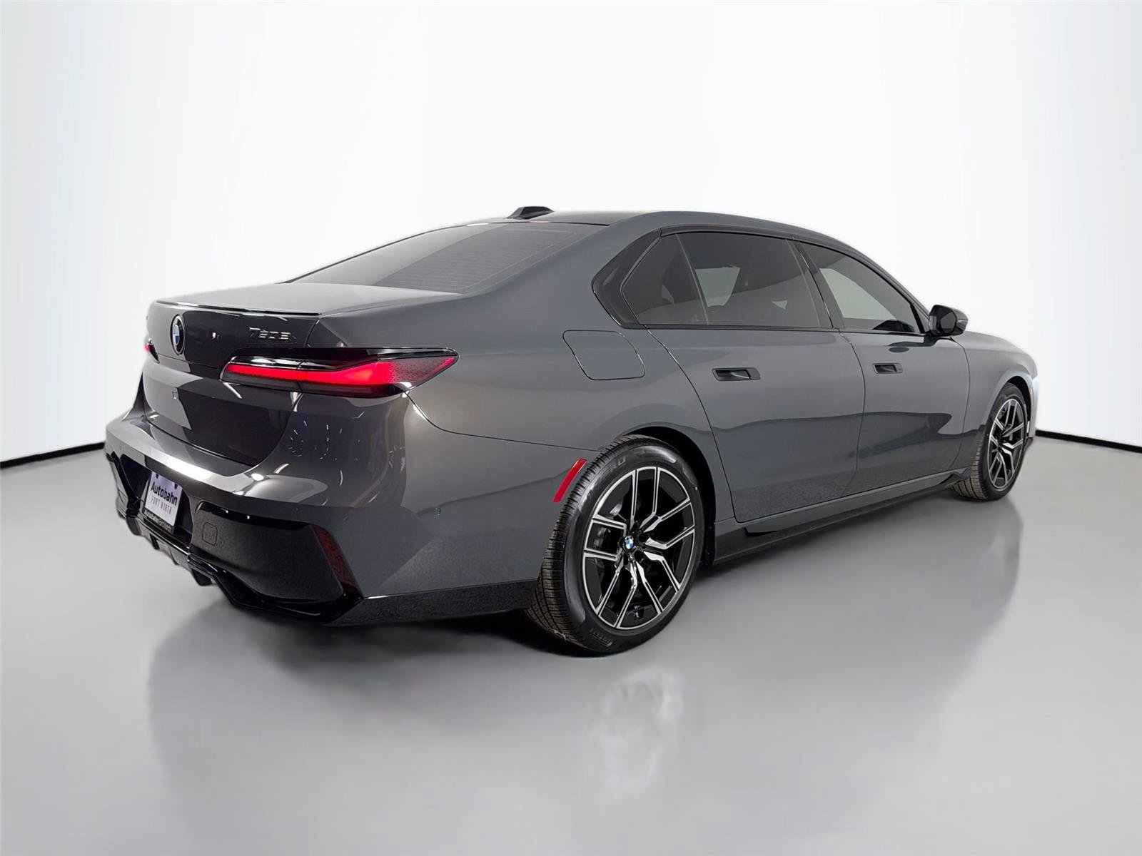 New 2026 BMW 750e xDrive AWD/4WD image 10