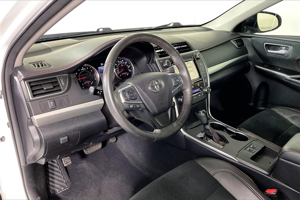 Used 2017 Toyota Camry XSE image 13