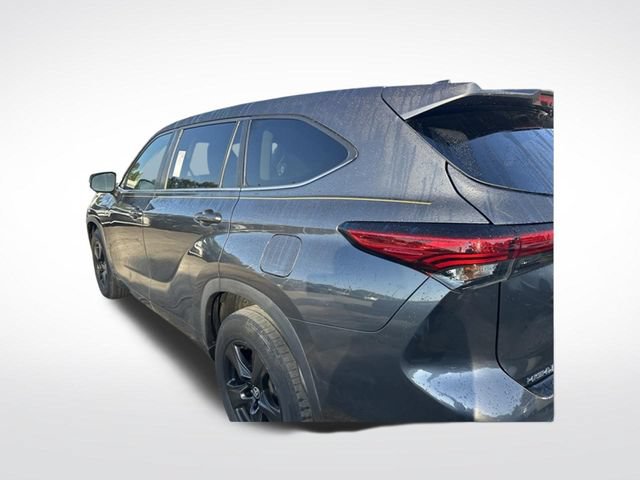 Used 2023 Toyota Highlander L FWD image 19