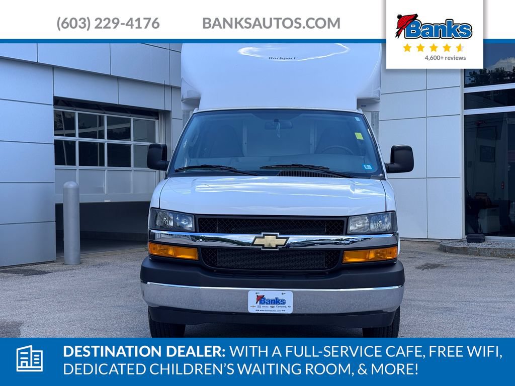 Used 2025 Chevrolet Express 3500 w/ Power Convenience Package RWD image 3