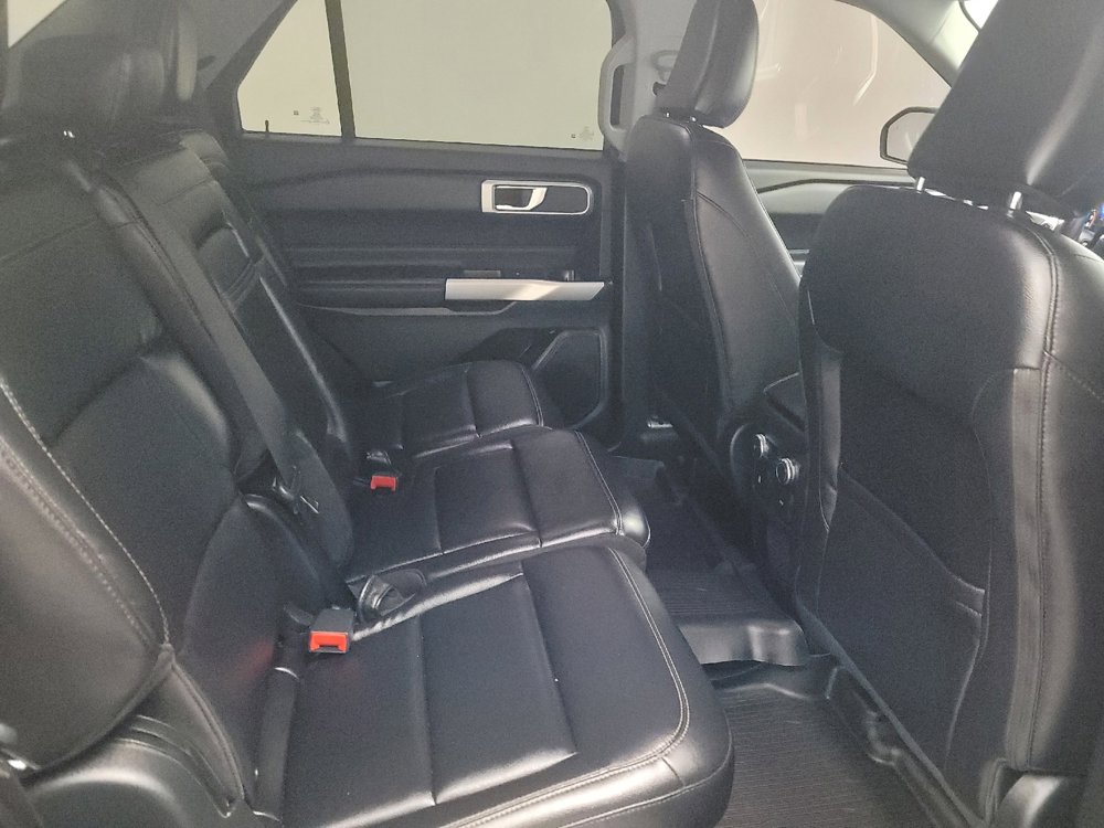 Used 2021 Ford Explorer XLT w/ Equipment Group 202A RWD image 19