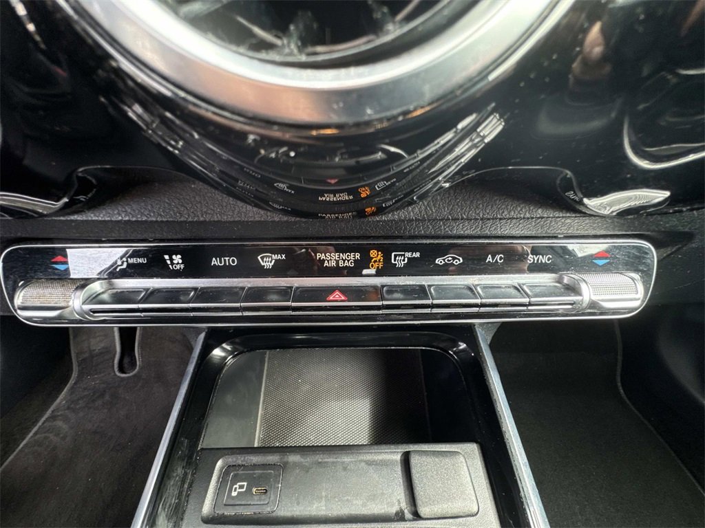 Used 2022 Mercedes-Benz GLB 250 image 44