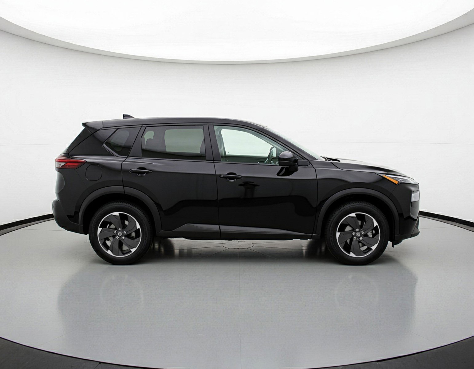 Used 2025 Nissan Rogue SV image 11
