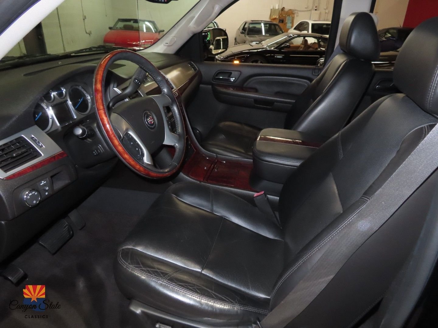 Used 2009 Cadillac Escalade EXT image 3