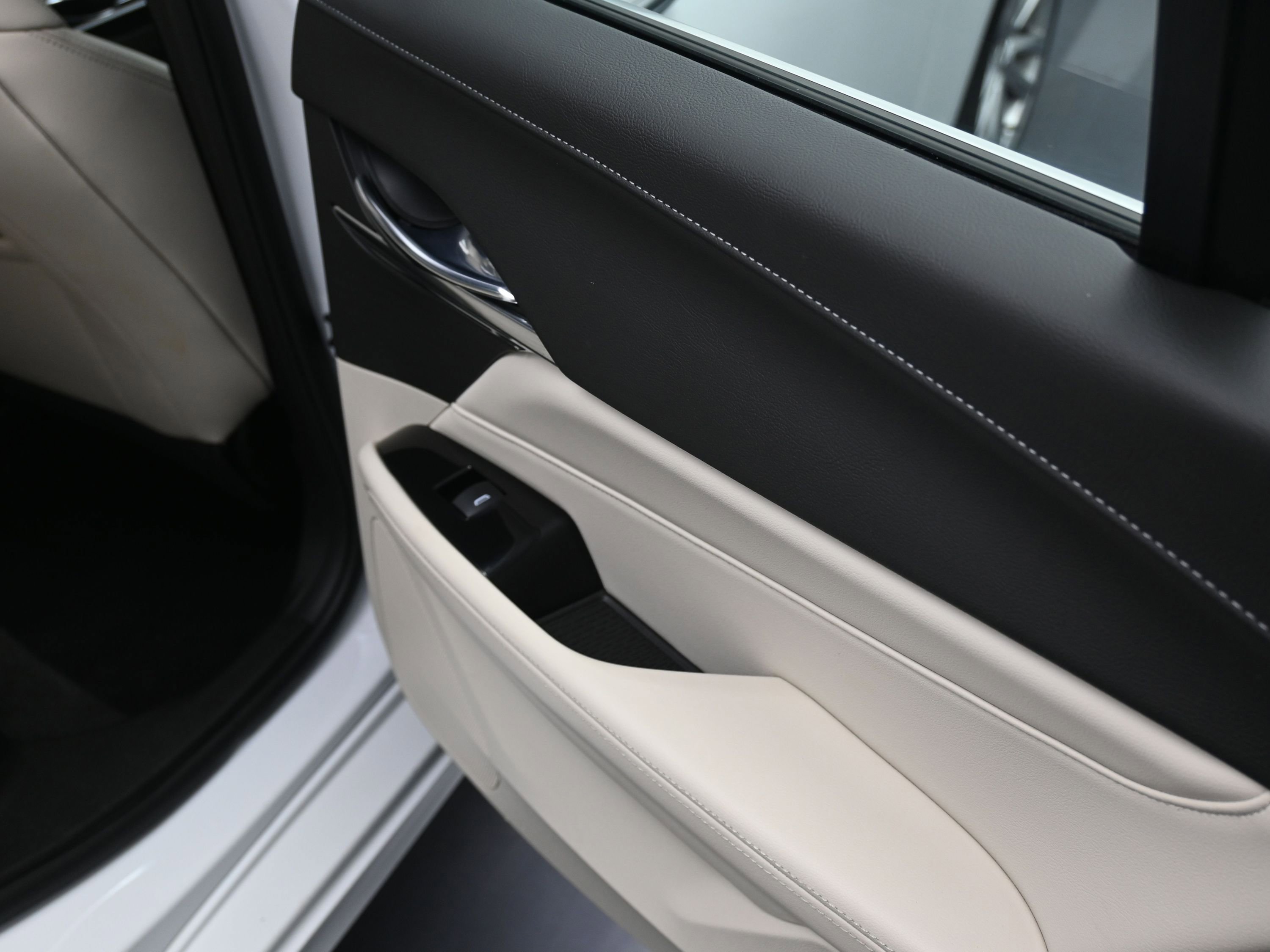 Used 2023 Cadillac CT4 Luxury w/ Cold Weather Package image 24